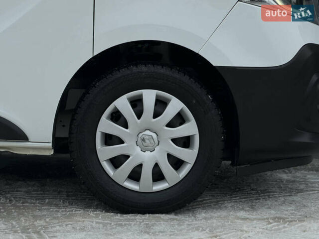 Білий Рено Трафік, об'ємом двигуна 2 л та пробігом 226 тис. км за 18999 $, фото 30 на Automoto.ua