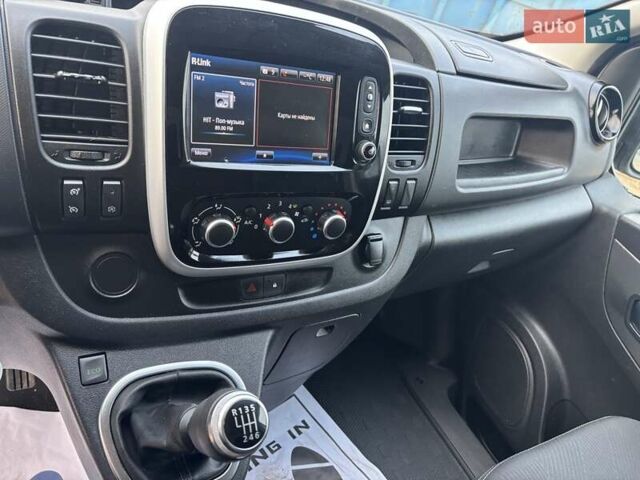 Белый Рено Трафик, объемом двигателя 2 л и пробегом 226 тыс. км за 16599 $, фото 8 на Automoto.ua