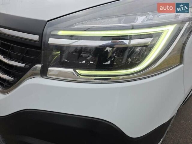 Білий Рено Трафік, об'ємом двигуна 2 л та пробігом 198 тис. км за 18600 $, фото 42 на Automoto.ua