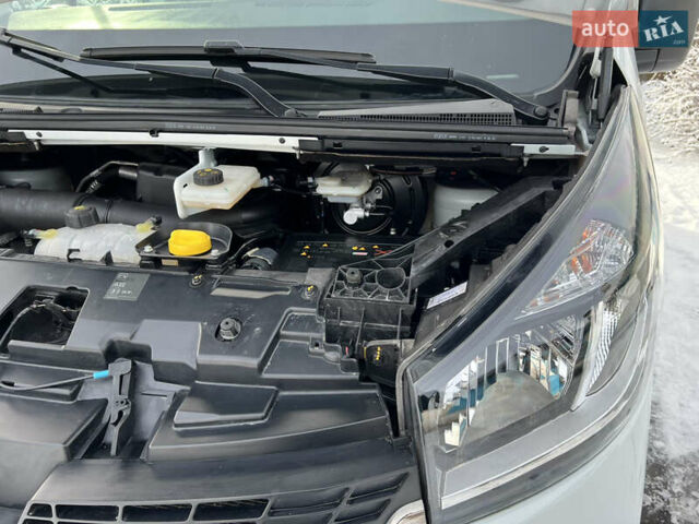 Белый Рено Трафик, объемом двигателя 2 л и пробегом 63 тыс. км за 20600 $, фото 69 на Automoto.ua