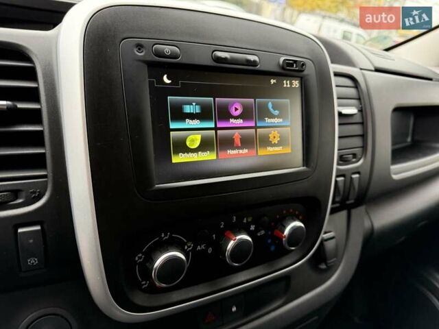 Белый Рено Трафик, объемом двигателя 2 л и пробегом 166 тыс. км за 19700 $, фото 25 на Automoto.ua