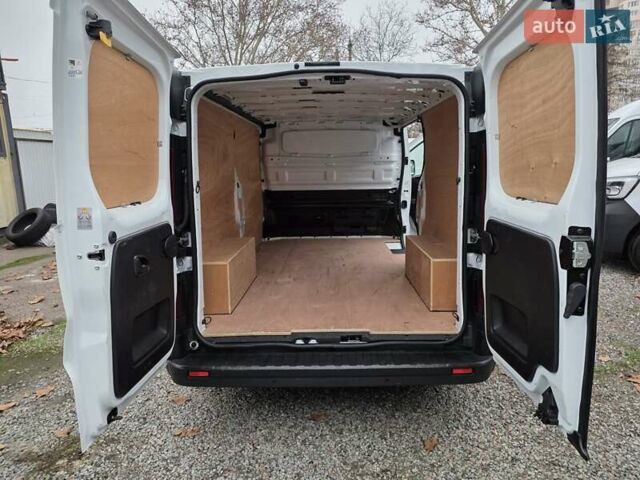 Белый Рено Трафик, объемом двигателя 2 л и пробегом 204 тыс. км за 18700 $, фото 39 на Automoto.ua