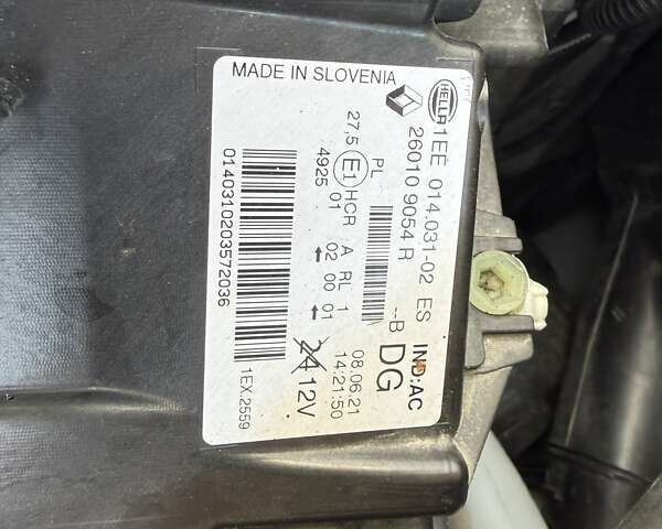 Білий Рено Трафік, об'ємом двигуна 2 л та пробігом 200 тис. км за 18900 $, фото 20 на Automoto.ua