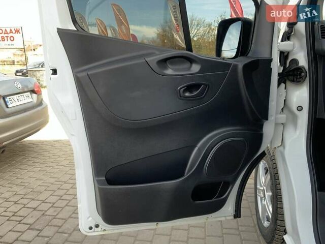 Білий Рено Трафік, об'ємом двигуна 2 л та пробігом 209 тис. км за 16955 $, фото 24 на Automoto.ua