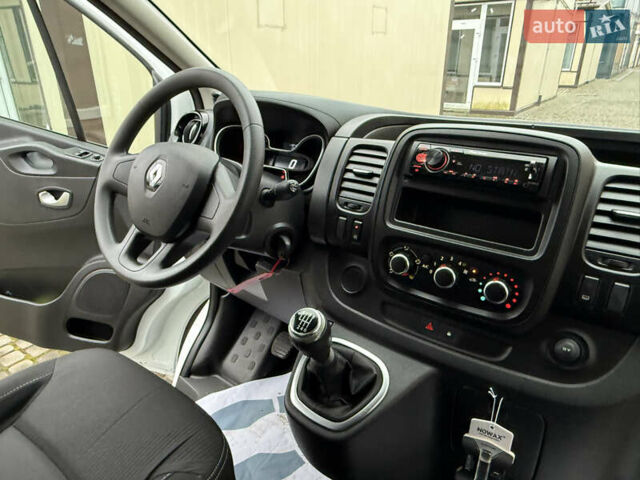 Белый Рено Трафик, объемом двигателя 2 л и пробегом 116 тыс. км за 17700 $, фото 40 на Automoto.ua