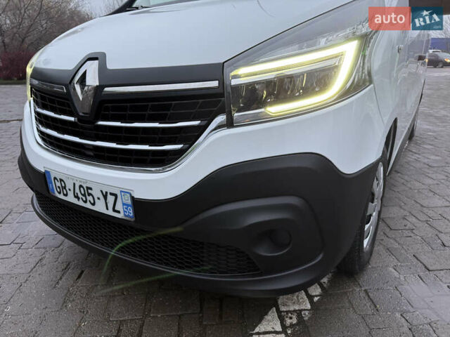 Белый Рено Трафик, объемом двигателя 2 л и пробегом 259 тыс. км за 16400 $, фото 25 на Automoto.ua