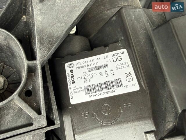 Белый Рено Трафик, объемом двигателя 2 л и пробегом 253 тыс. км за 17599 $, фото 94 на Automoto.ua