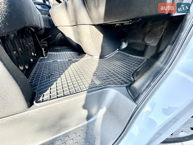 Белый Рено Трафик, объемом двигателя 2 л и пробегом 182 тыс. км за 17673 $, фото 51 на Automoto.ua