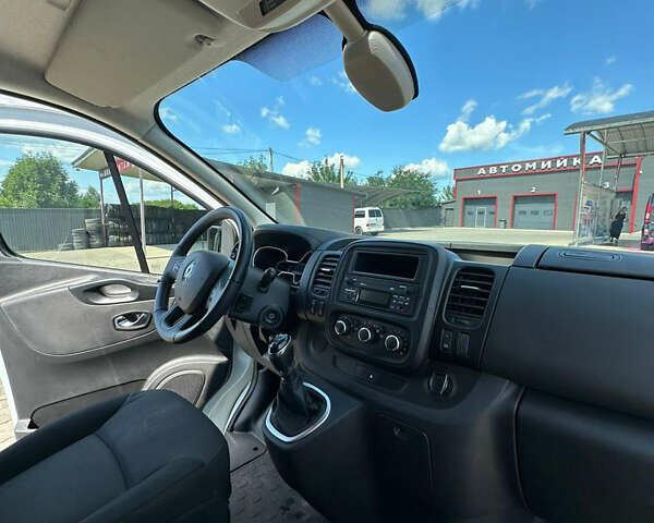 Білий Рено Трафік, об'ємом двигуна 0 л та пробігом 1000 тис. км за 21600 $, фото 25 на Automoto.ua