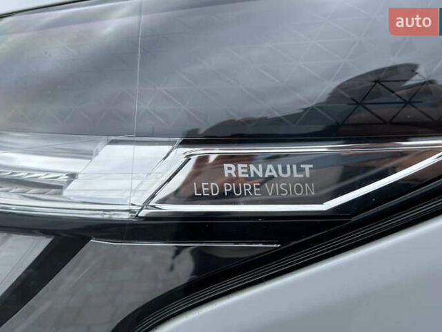 Белый Рено Трафик, объемом двигателя 2 л и пробегом 182 тыс. км за 17673 $, фото 74 на Automoto.ua