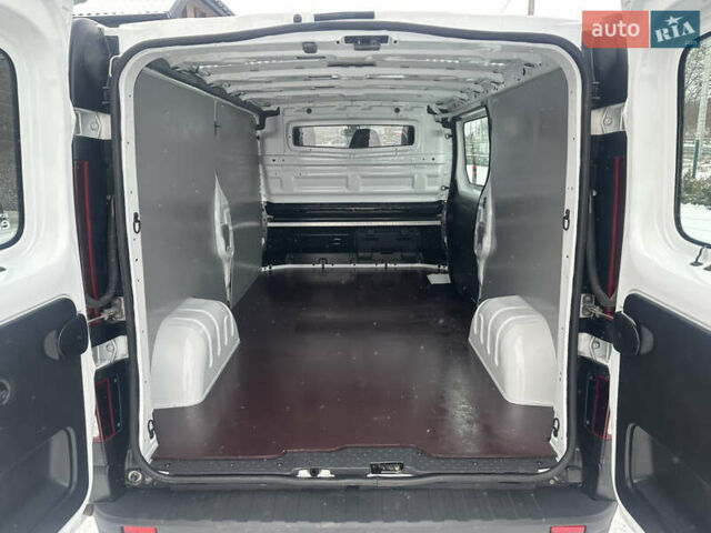 Білий Рено Трафік, об'ємом двигуна 2 л та пробігом 140 тис. км за 17500 $, фото 40 на Automoto.ua