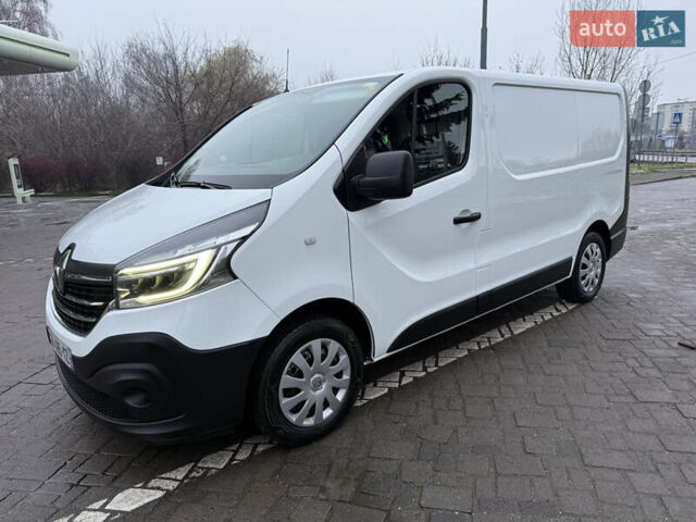 Белый Рено Трафик, объемом двигателя 2 л и пробегом 259 тыс. км за 16400 $, фото 3 на Automoto.ua
