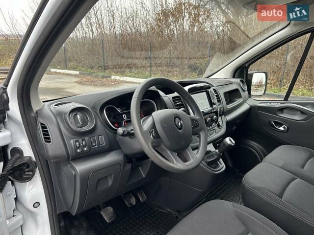 Белый Рено Трафик, объемом двигателя 2 л и пробегом 189 тыс. км за 17900 $, фото 10 на Automoto.ua