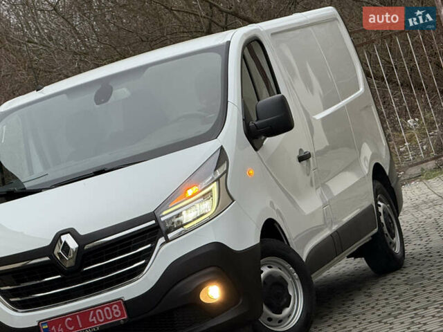 Белый Рено Трафик, объемом двигателя 2 л и пробегом 116 тыс. км за 17700 $, фото 5 на Automoto.ua