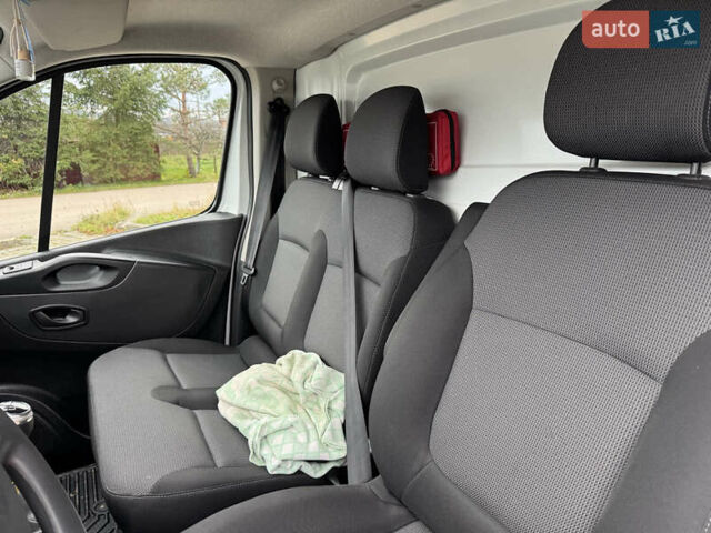 Белый Рено Трафик, объемом двигателя 2 л и пробегом 76 тыс. км за 17700 $, фото 16 на Automoto.ua
