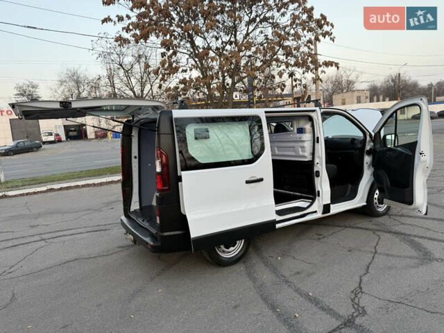 Белый Рено Трафик, объемом двигателя 2 л и пробегом 130 тыс. км за 18999 $, фото 106 на Automoto.ua