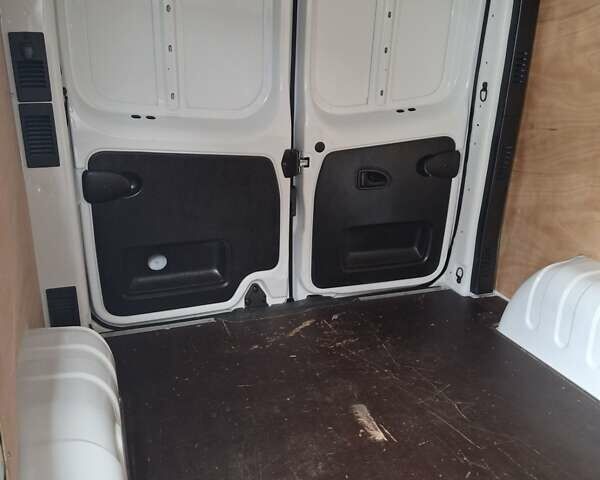 Белый Рено Трафик, объемом двигателя 2 л и пробегом 116 тыс. км за 16500 $, фото 13 на Automoto.ua