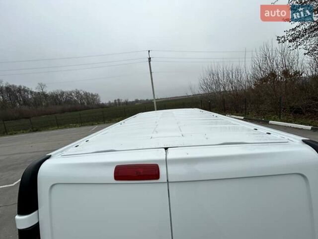 Белый Рено Трафик, объемом двигателя 2 л и пробегом 189 тыс. км за 17900 $, фото 34 на Automoto.ua