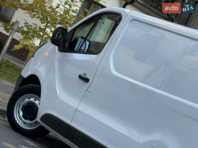 Белый Рено Трафик, объемом двигателя 2 л и пробегом 114 тыс. км за 18200 $, фото 25 на Automoto.ua