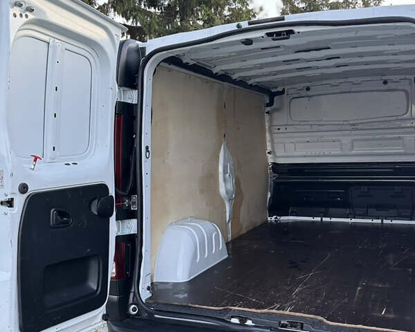 Белый Рено Трафик, объемом двигателя 2 л и пробегом 96 тыс. км за 19500 $, фото 42 на Automoto.ua