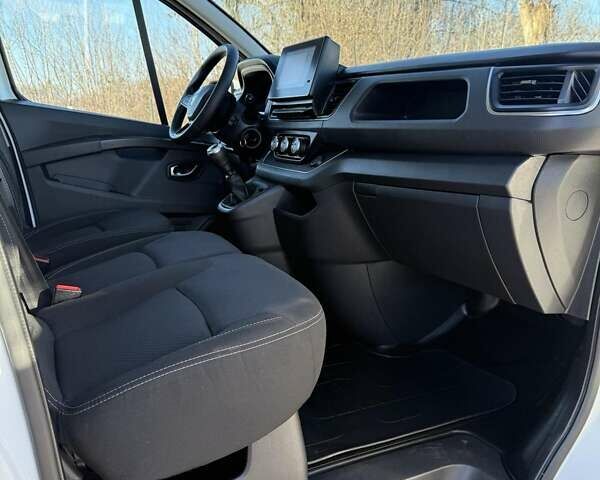 Белый Рено Трафик, объемом двигателя 2 л и пробегом 81 тыс. км за 22500 $, фото 29 на Automoto.ua