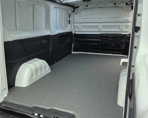 Белый Рено Трафик, объемом двигателя 2 л и пробегом 70 тыс. км за 23900 $, фото 116 на Automoto.ua