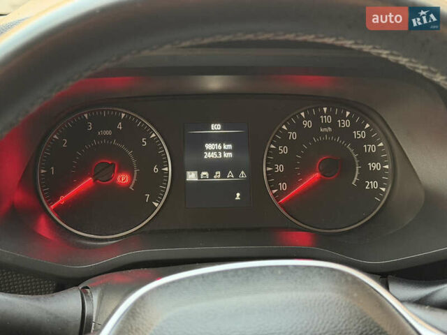 Белый Рено Трафик, объемом двигателя 2 л и пробегом 98 тыс. км за 22900 $, фото 11 на Automoto.ua