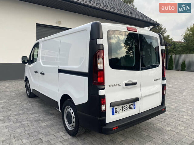 Белый Рено Трафик, объемом двигателя 2 л и пробегом 240 тыс. км за 19300 $, фото 8 на Automoto.ua