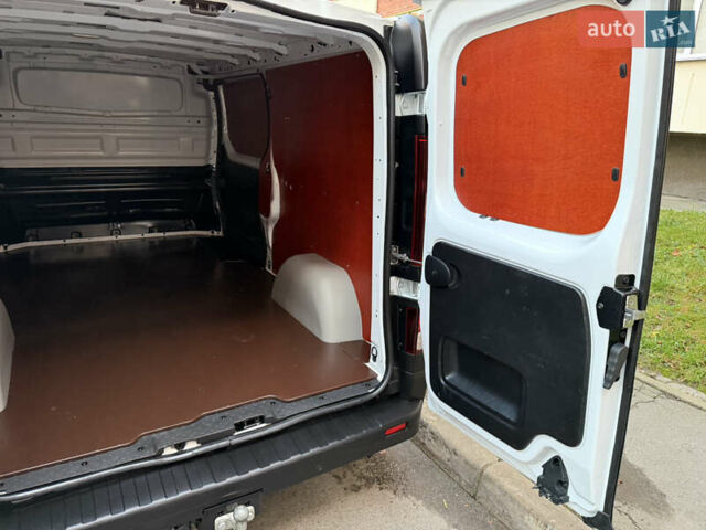 Белый Рено Трафик, объемом двигателя 2 л и пробегом 98 тыс. км за 22900 $, фото 16 на Automoto.ua