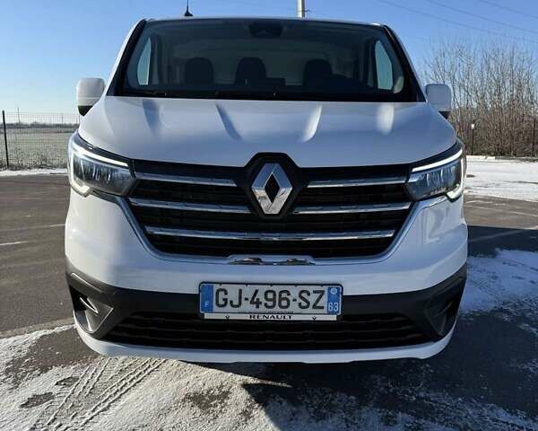 Белый Рено Трафик, объемом двигателя 2 л и пробегом 81 тыс. км за 22500 $, фото 2 на Automoto.ua