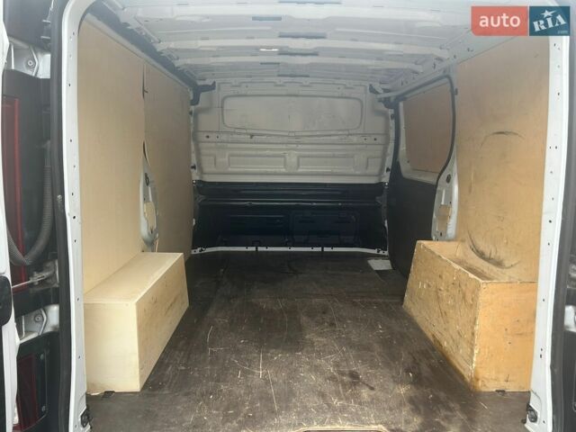 Белый Рено Трафик, объемом двигателя 2 л и пробегом 156 тыс. км за 22000 $, фото 43 на Automoto.ua