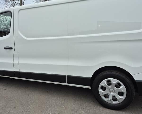 Белый Рено Трафик, объемом двигателя 2 л и пробегом 70 тыс. км за 23900 $, фото 11 на Automoto.ua