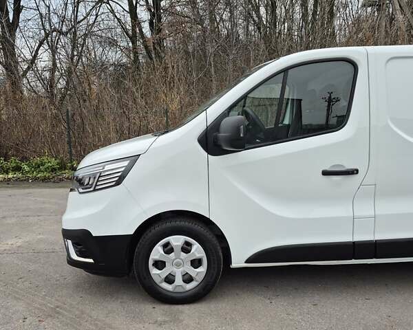 Белый Рено Трафик, объемом двигателя 2 л и пробегом 70 тыс. км за 23900 $, фото 7 на Automoto.ua