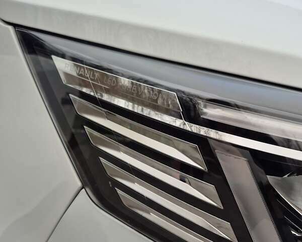 Белый Рено Трафик, объемом двигателя 2 л и пробегом 70 тыс. км за 23900 $, фото 104 на Automoto.ua