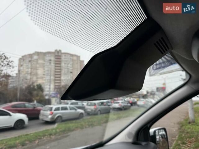 Белый Рено Трафик, объемом двигателя 0 л и пробегом 204 тыс. км за 20900 $, фото 28 на Automoto.ua