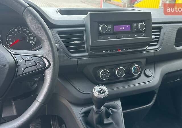 Белый Рено Трафик, объемом двигателя 2 л и пробегом 261 тыс. км за 19800 $, фото 10 на Automoto.ua