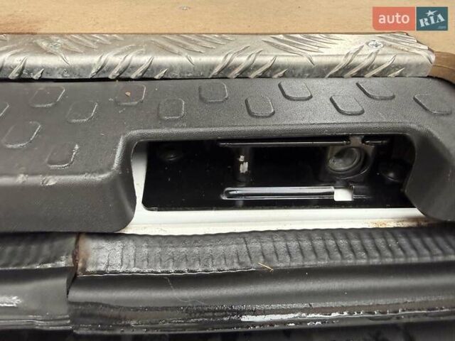 Белый Рено Трафик, объемом двигателя 0 л и пробегом 204 тыс. км за 20900 $, фото 47 на Automoto.ua