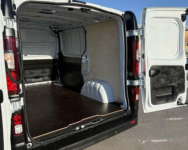 Белый Рено Трафик, объемом двигателя 2 л и пробегом 81 тыс. км за 22500 $, фото 43 на Automoto.ua