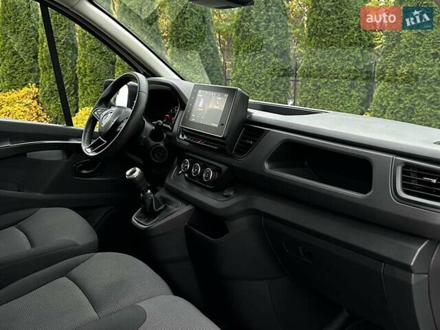 Белый Рено Трафик, объемом двигателя 2 л и пробегом 106 тыс. км за 23800 $, фото 45 на Automoto.ua