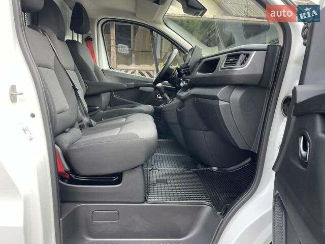 Белый Рено Трафик, объемом двигателя 2 л и пробегом 200 тыс. км за 20700 $, фото 22 на Automoto.ua