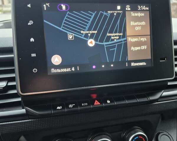 Белый Рено Трафик, объемом двигателя 2 л и пробегом 70 тыс. км за 23900 $, фото 123 на Automoto.ua