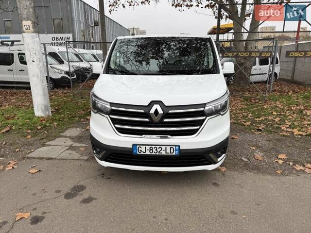 Белый Рено Трафик, объемом двигателя 0 л и пробегом 204 тыс. км за 20900 $, фото 3 на Automoto.ua