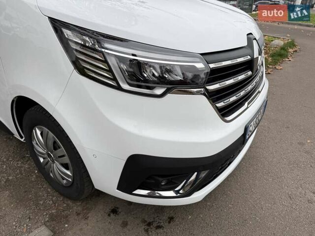 Белый Рено Трафик, объемом двигателя 0 л и пробегом 204 тыс. км за 20900 $, фото 5 на Automoto.ua