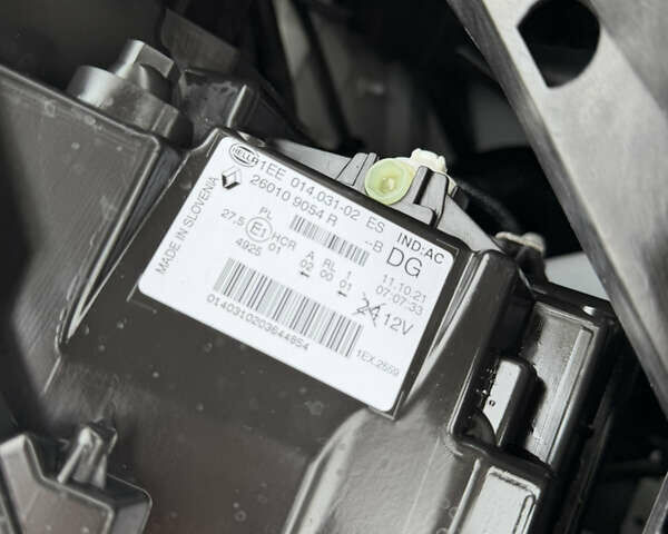 Білий Рено Трафік, об'ємом двигуна 2 л та пробігом 202 тис. км за 16999 $, фото 28 на Automoto.ua