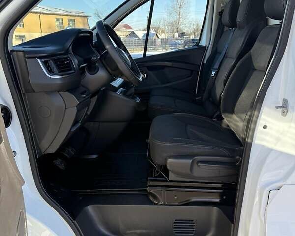 Белый Рено Трафик, объемом двигателя 2 л и пробегом 81 тыс. км за 22500 $, фото 20 на Automoto.ua