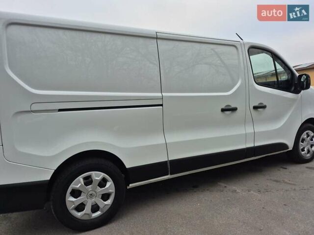 Белый Рено Трафик, объемом двигателя 2 л и пробегом 70 тыс. км за 23900 $, фото 63 на Automoto.ua