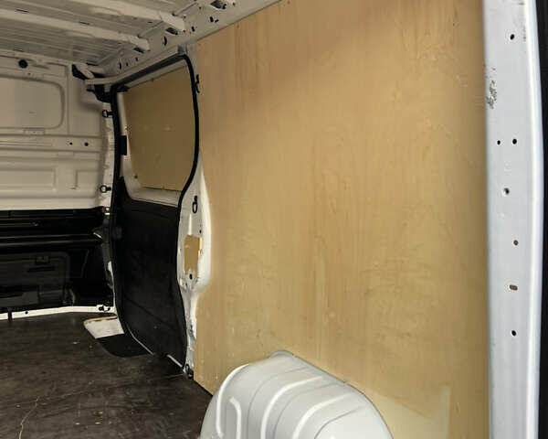 Білий Рено Трафік, об'ємом двигуна 2 л та пробігом 201 тис. км за 19500 $, фото 58 на Automoto.ua