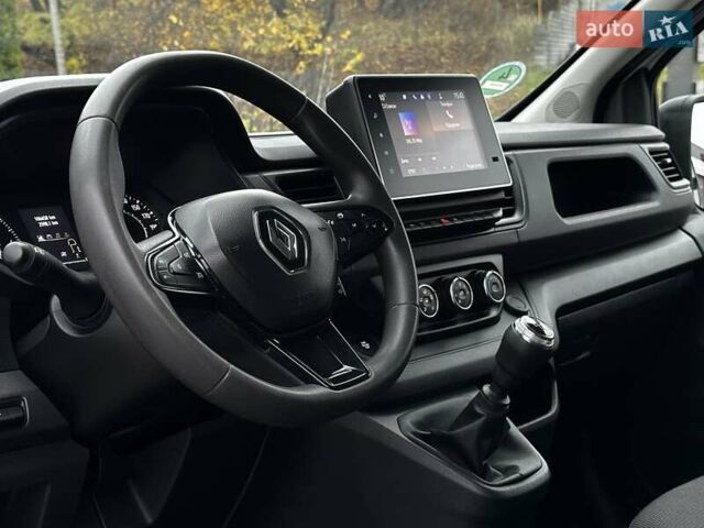 Белый Рено Трафик, объемом двигателя 2 л и пробегом 106 тыс. км за 23800 $, фото 42 на Automoto.ua