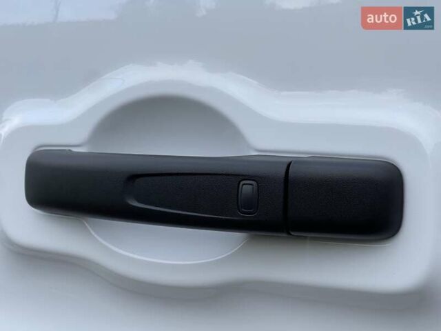 Белый Рено Трафик, объемом двигателя 2 л и пробегом 200 тыс. км за 20600 $, фото 27 на Automoto.ua