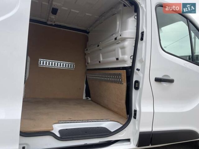 Белый Рено Трафик, объемом двигателя 2 л и пробегом 200 тыс. км за 20600 $, фото 25 на Automoto.ua